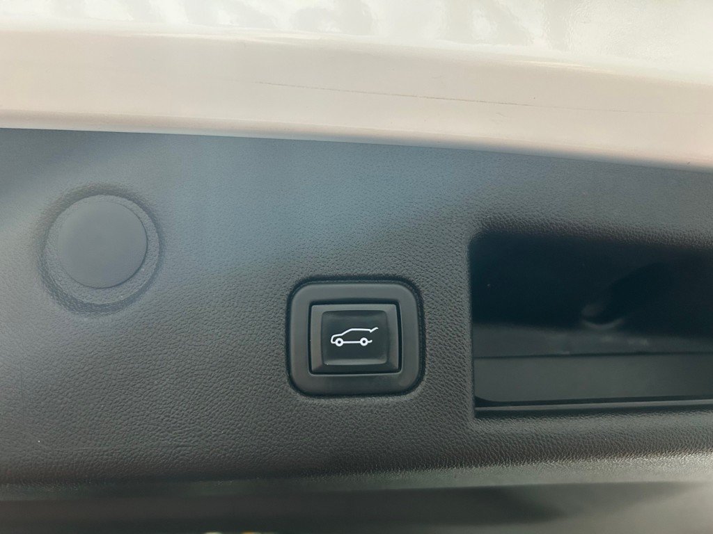 2021 Chevrolet Equinox - Image 8