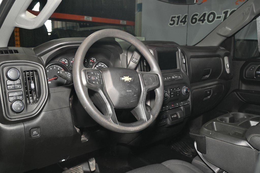 2024 Chevrolet Silverado 1500 - Image 3