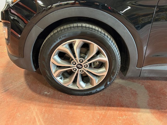 2015 Hyundai Santa Fe - Image 3