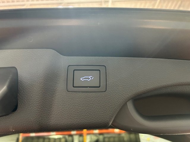 2015 Hyundai Santa Fe - Image 8