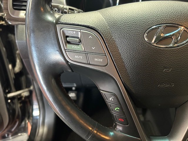 2015 Hyundai Santa Fe - Image 16