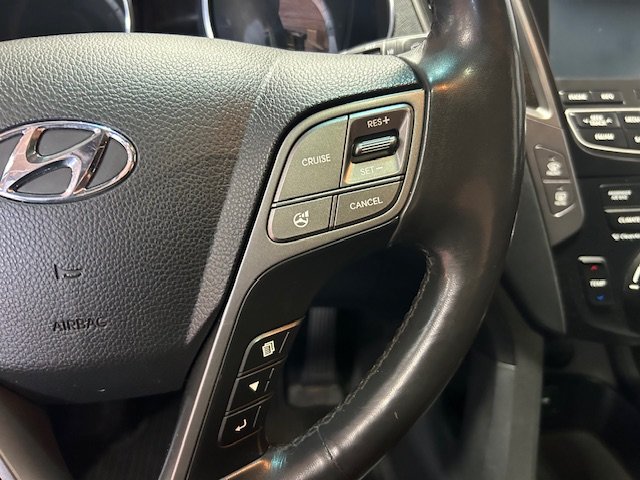 2015 Hyundai Santa Fe - Image 17