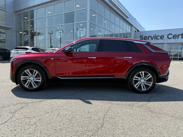 2024 Cadillac Lyriq - Image 2