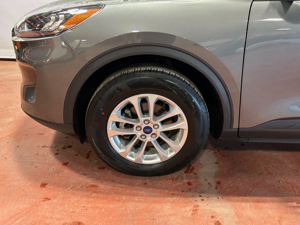 2022 Ford Escape - Image 3