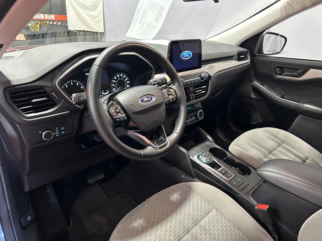 2022 Ford Escape - Image 4