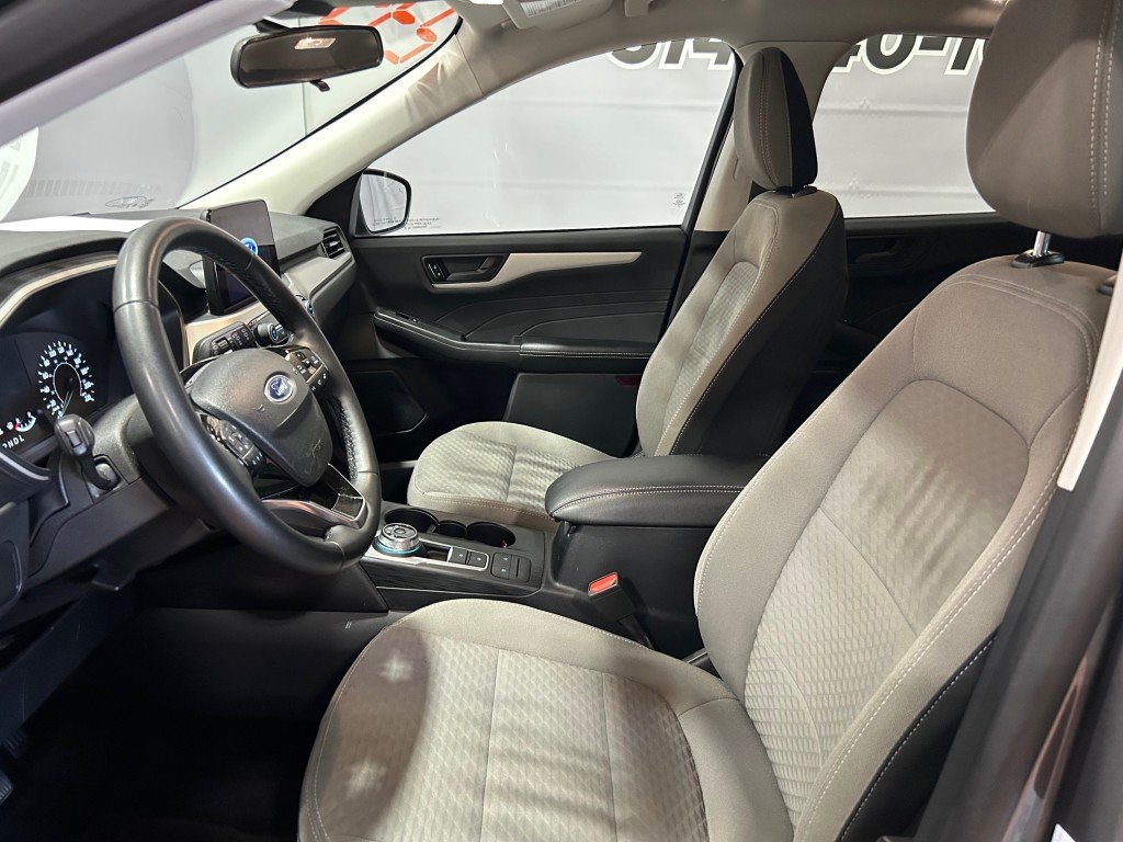 2022 Ford Escape - Image 5