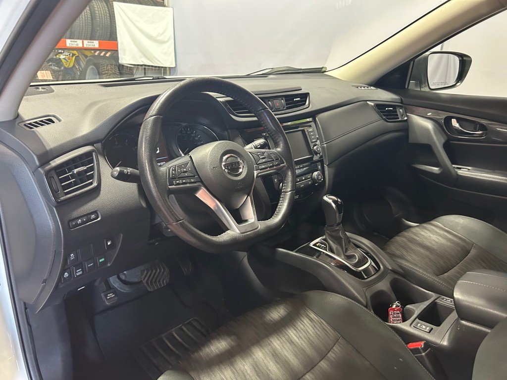 2020 Nissan ROGUE - Image 9