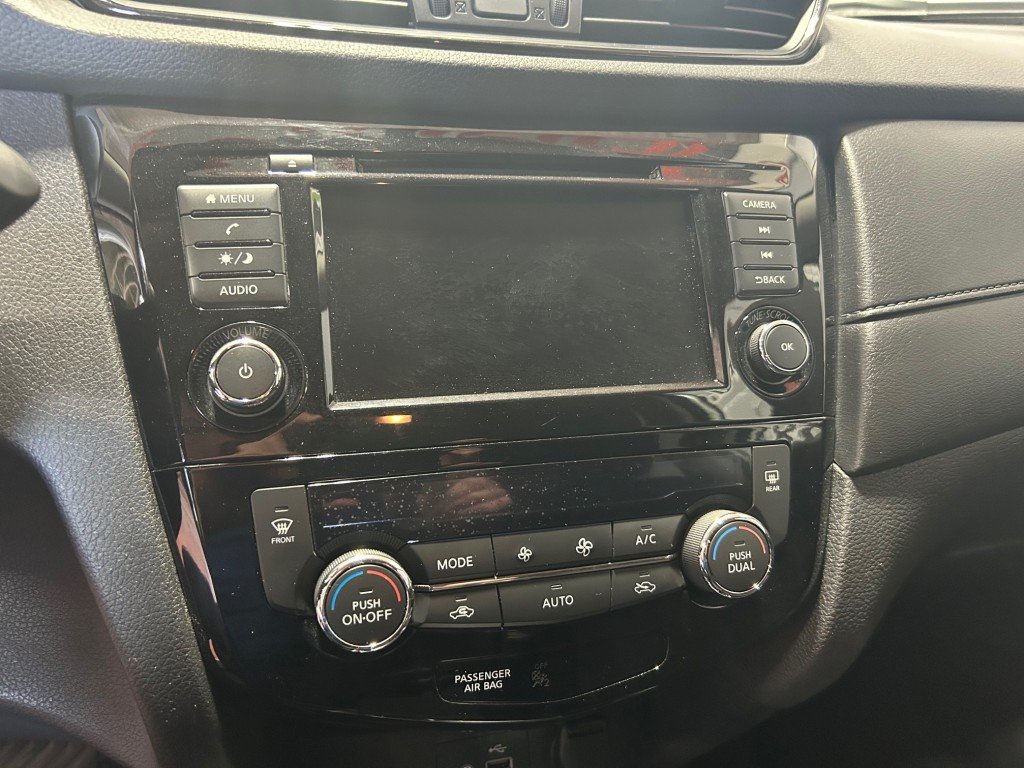 2020 Nissan ROGUE - Image 15