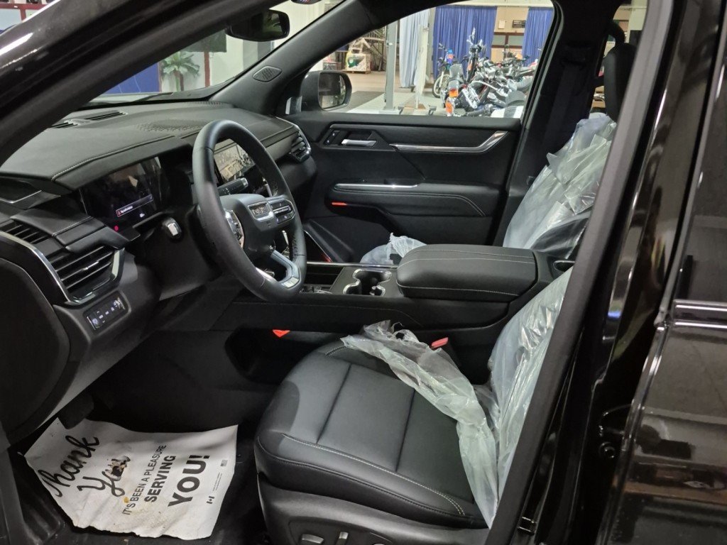 2025 GMC ACADIA - Image 2