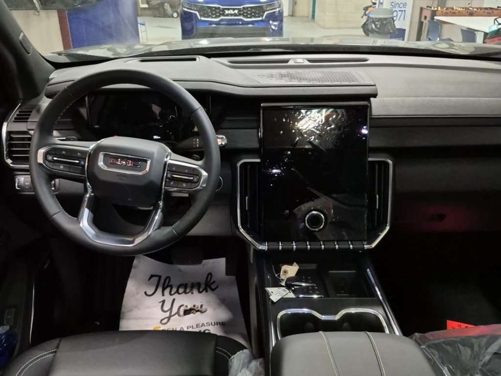 2025 GMC ACADIA - Image 3