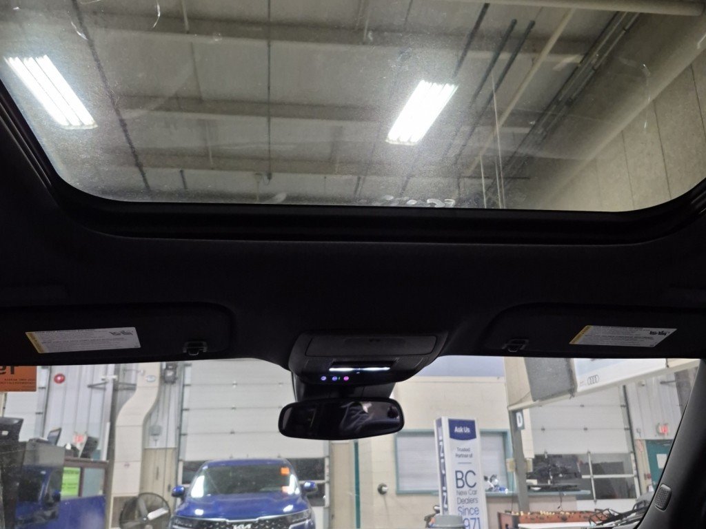 2025 GMC ACADIA - Image 4