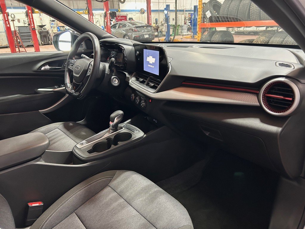 2024 Chevrolet TRAX - Image 15
