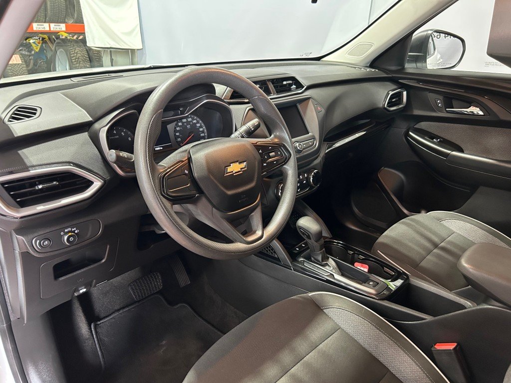 2023 Chevrolet TrailBlazer - Image 3