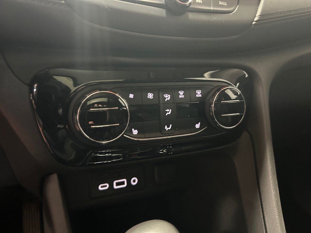 2022 Buick ENCORE GX - Image 11