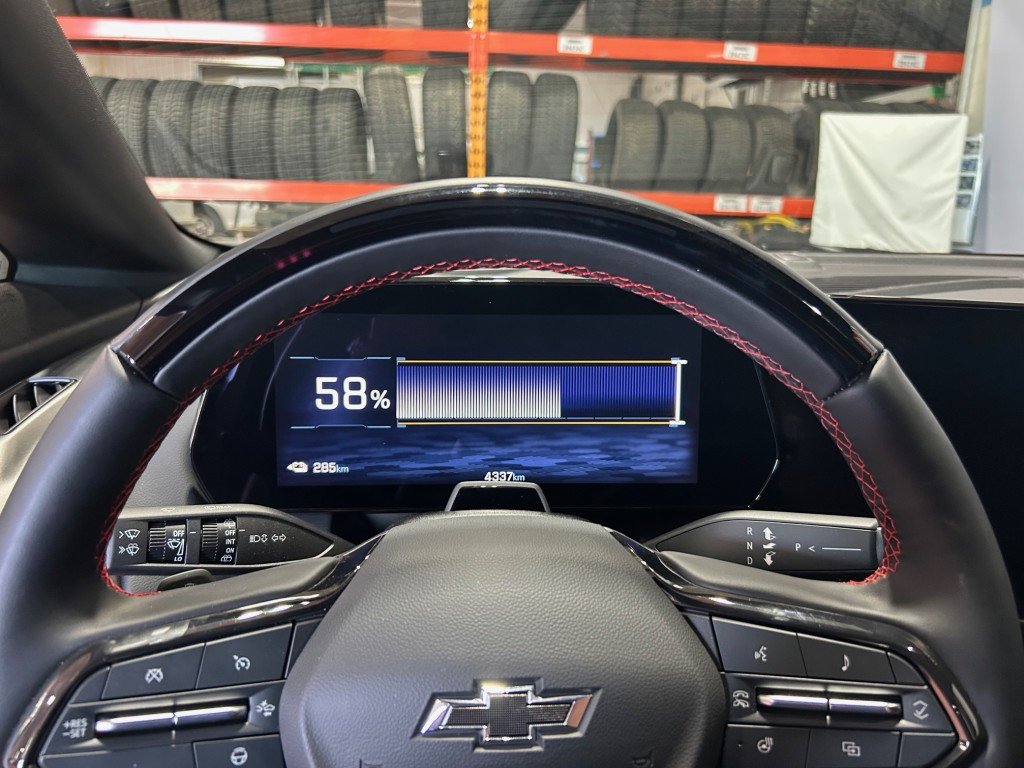 2024 Chevrolet Equinox EV - Image 14
