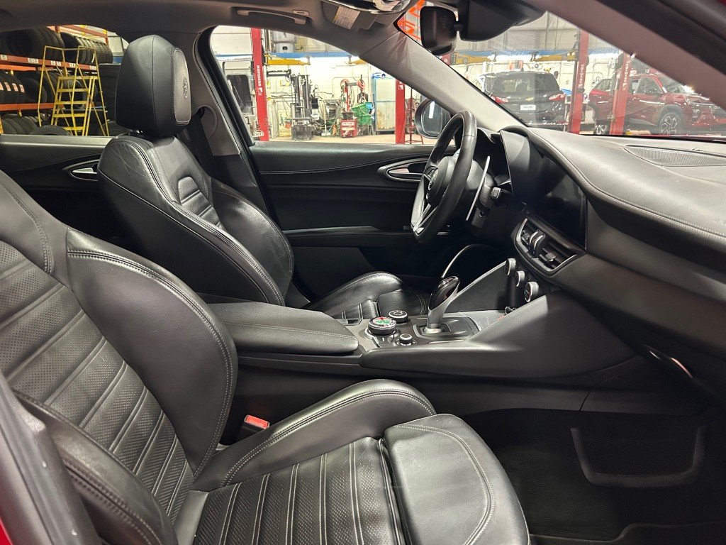 2019 Alfa Romeo GIULIA - Image 18