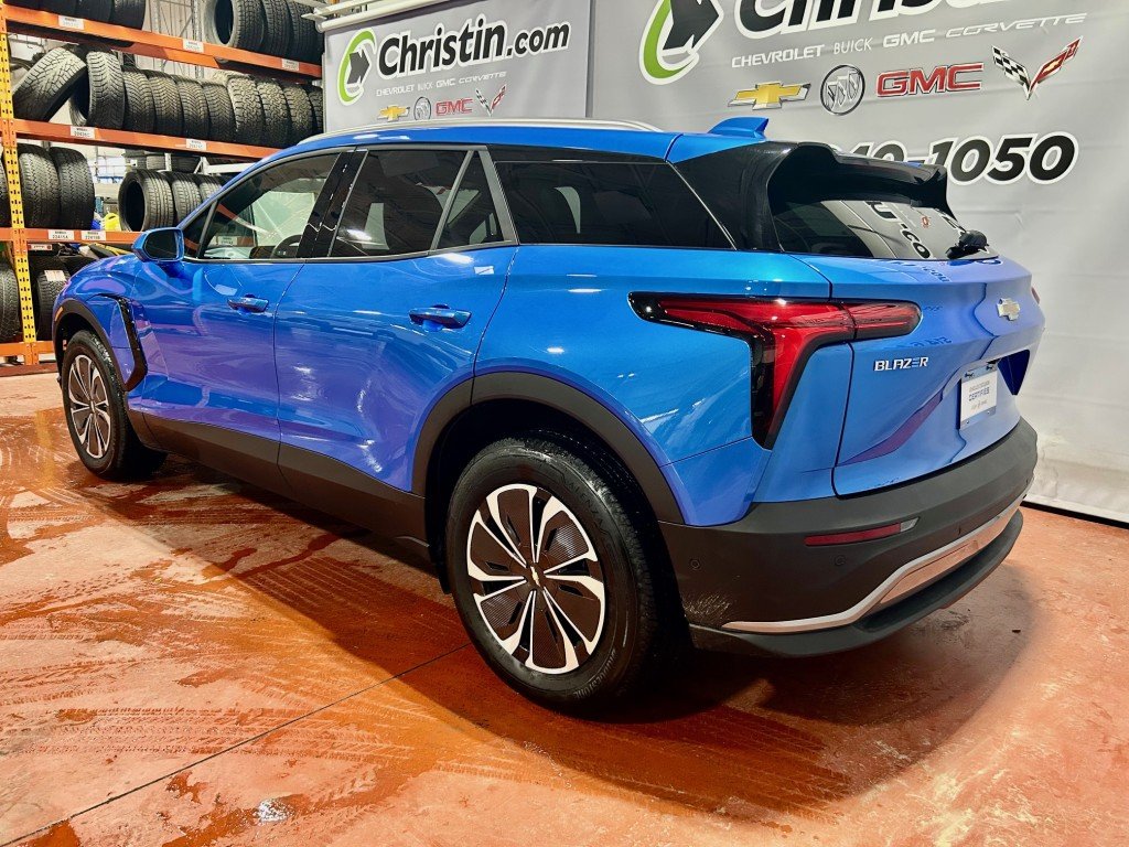 2025 Chevrolet BLAZER - Image 5