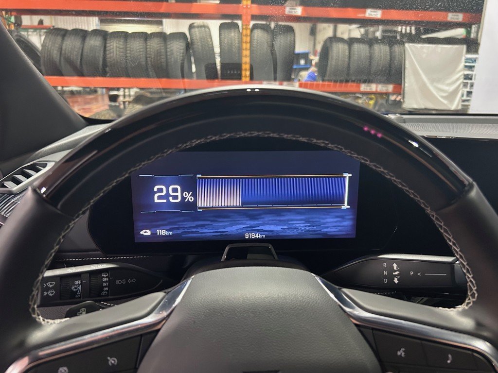 2025 Chevrolet BLAZER - Image 14