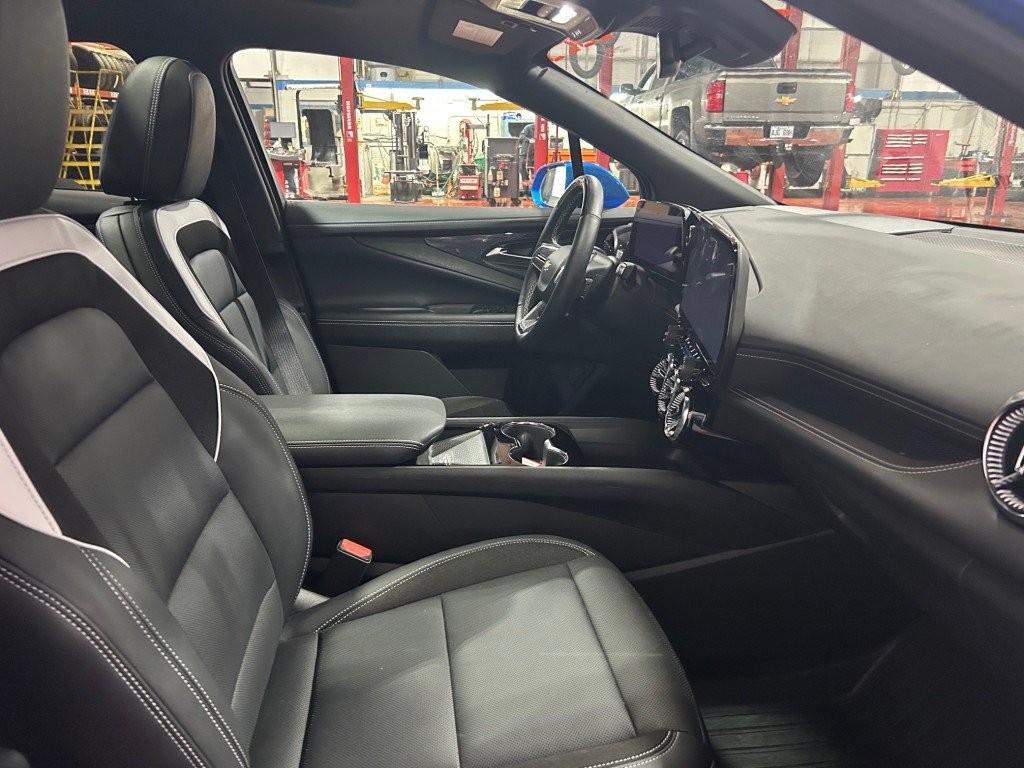 2025 Chevrolet BLAZER - Image 16