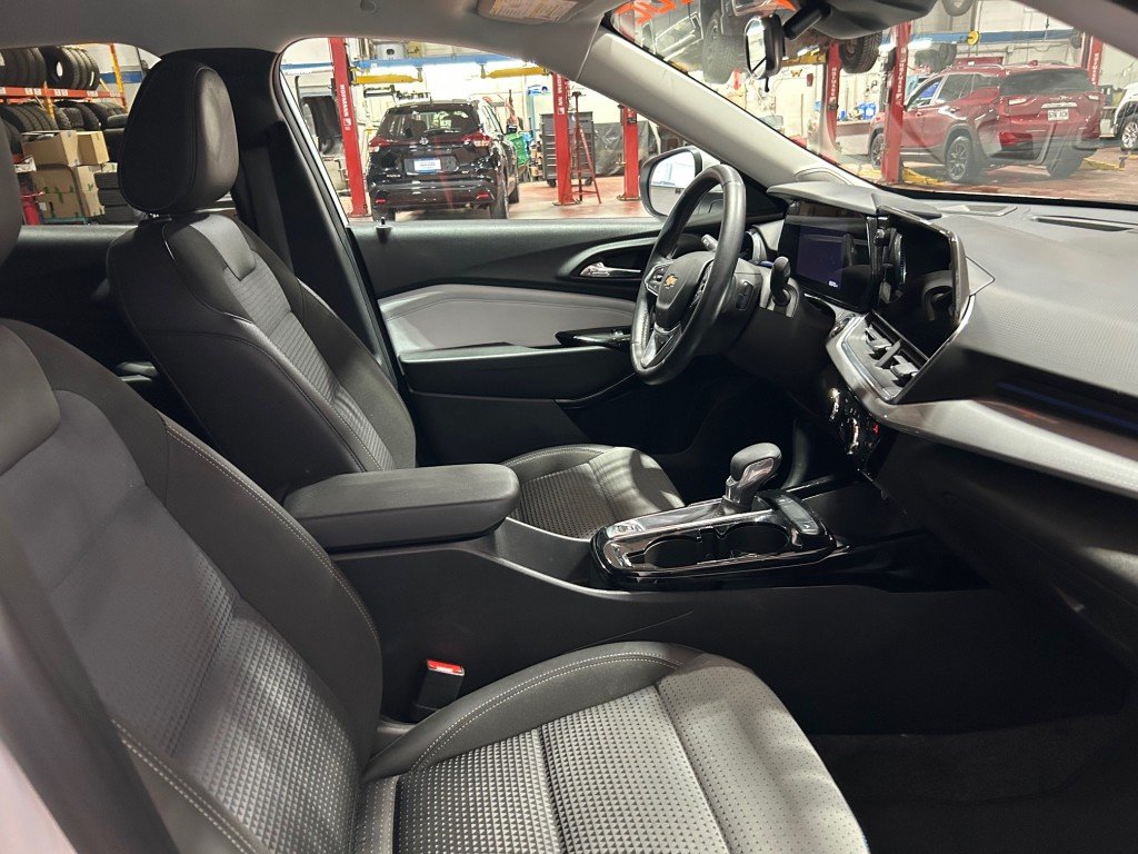 2024 Chevrolet TRAX - Image 15