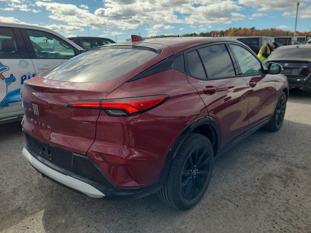 2024 Buick ENVISTA - Image 3