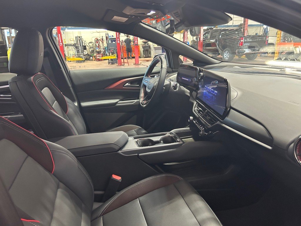 2024 Chevrolet Equinox EV - Image 17