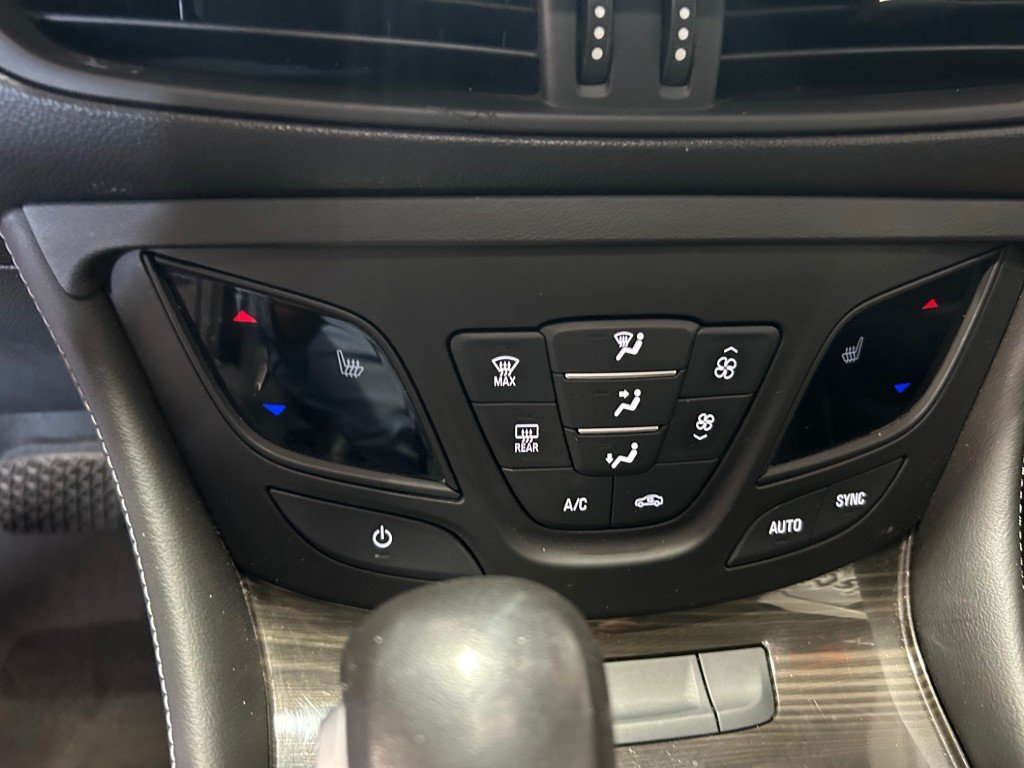 2019 Buick ENVISION - Image 12