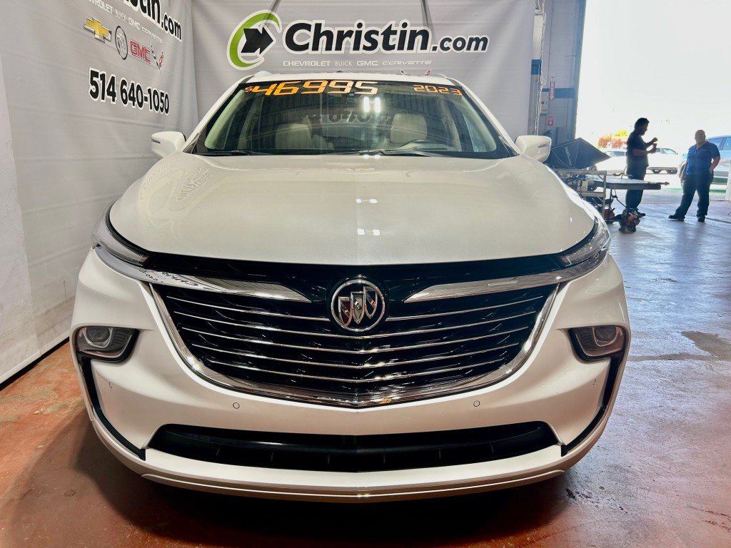 2023 Buick ENCLAVE - Image 2