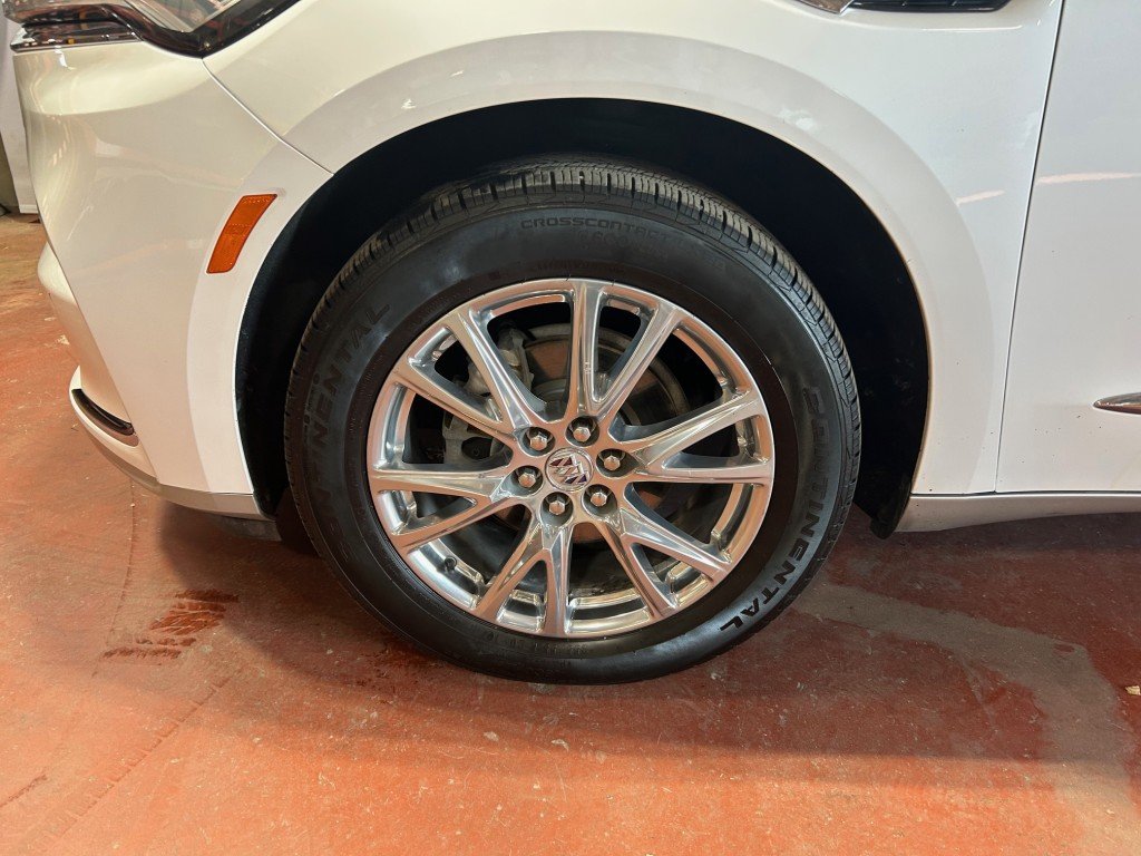 2023 Buick ENCLAVE - Image 3