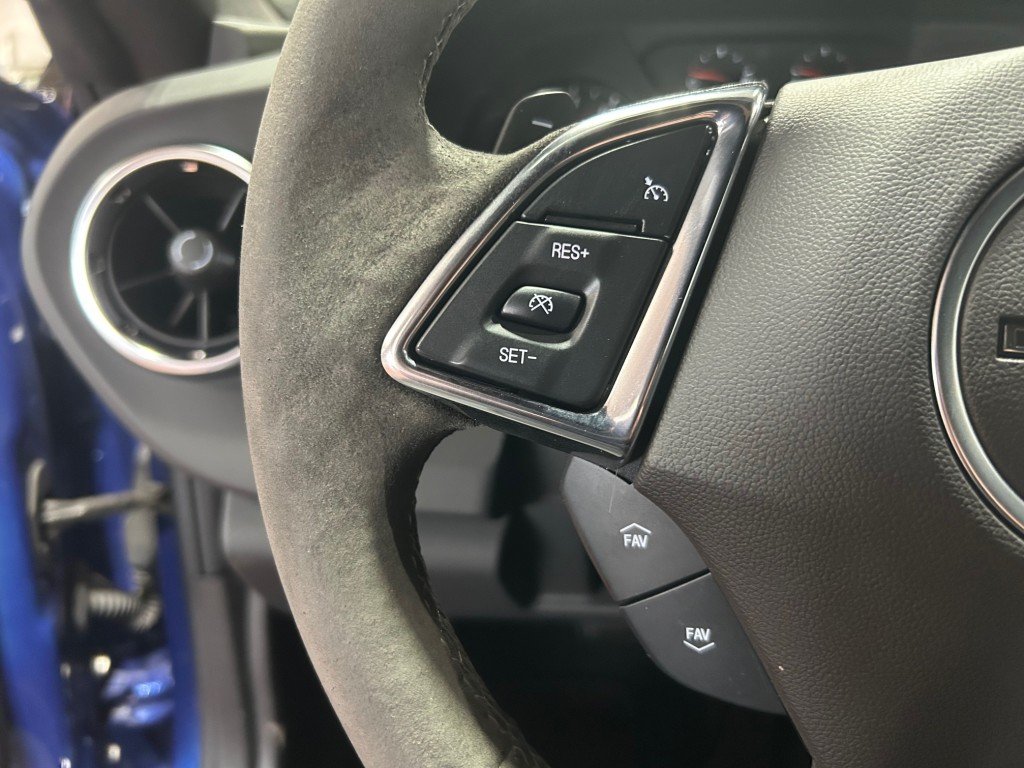 2023 Chevrolet CAMARO - Image 10