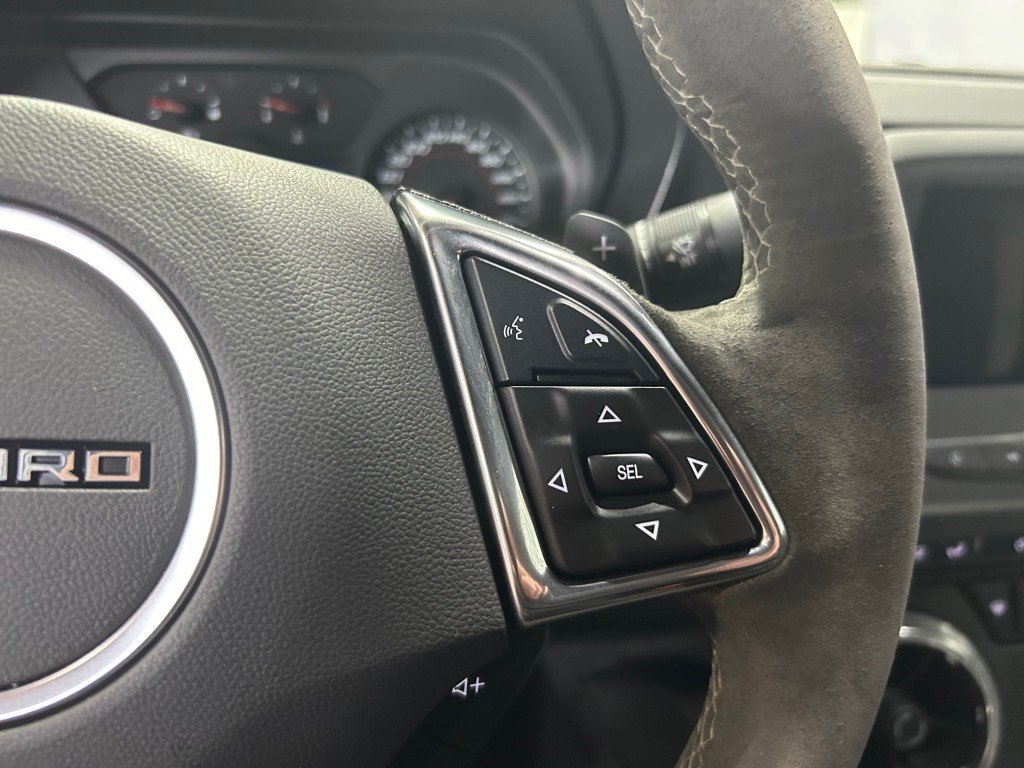 2023 Chevrolet CAMARO - Image 11