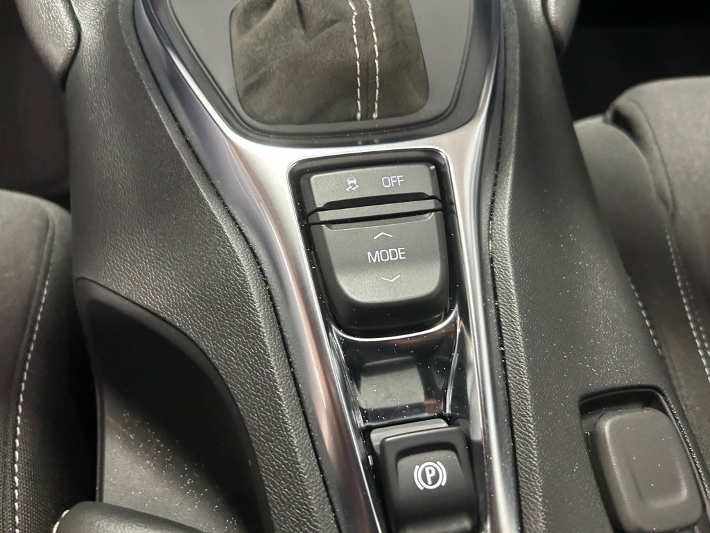 2023 Chevrolet CAMARO - Image 12