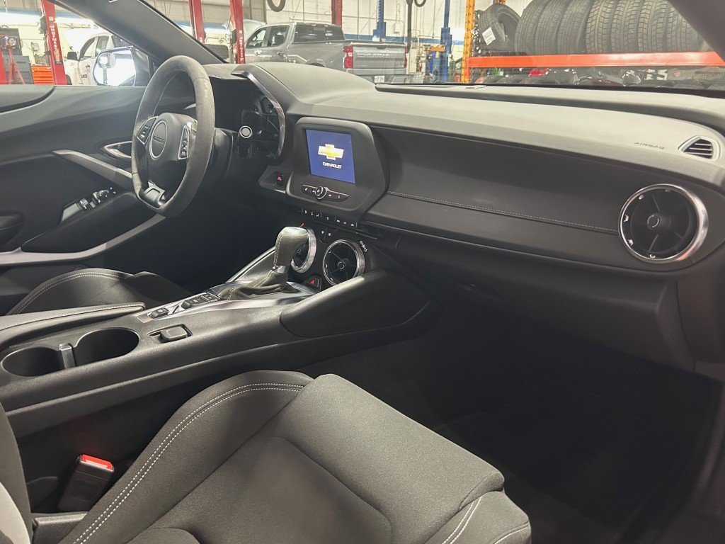 2023 Chevrolet CAMARO - Image 13