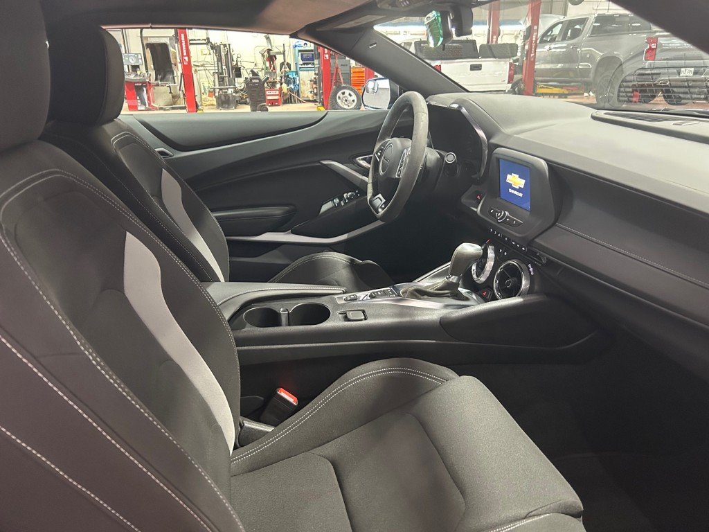 2023 Chevrolet CAMARO - Image 14