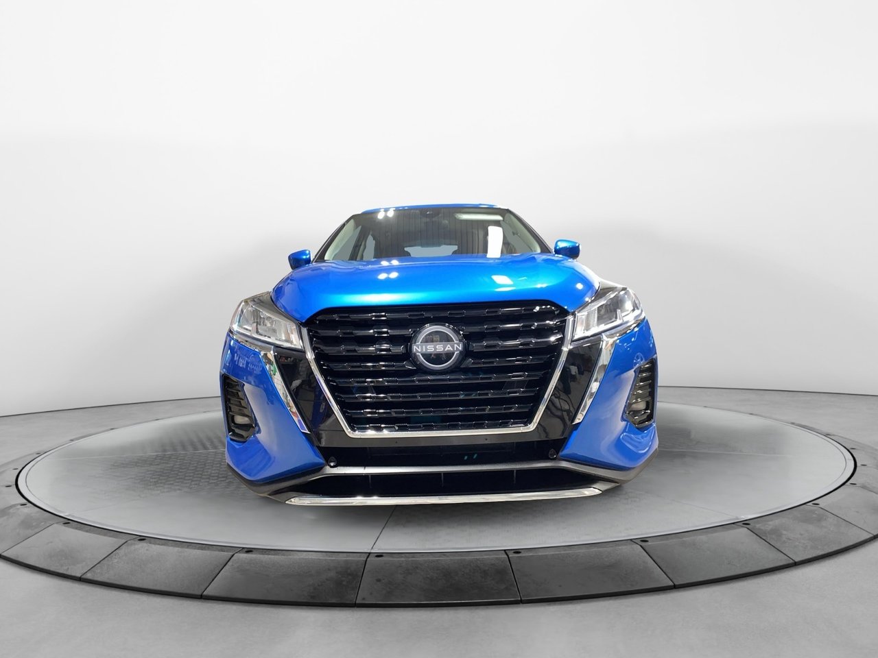 2023 Nissan Kicks - Image 2