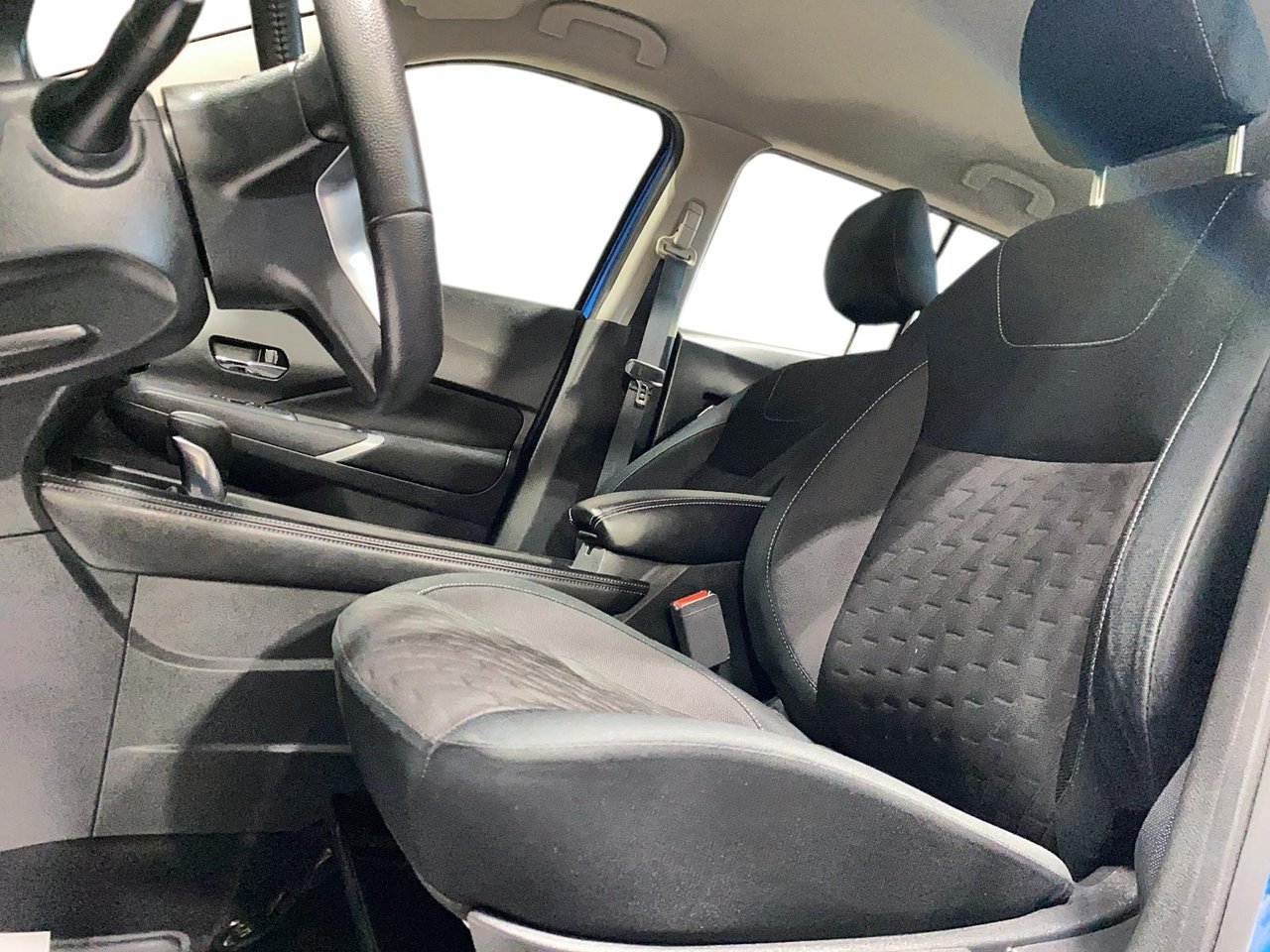 2023 Nissan Kicks - Image 9