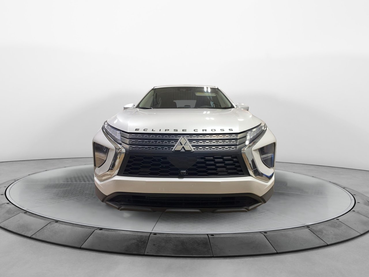 2023 Mitsubishi Eclipse Cross - Image 2