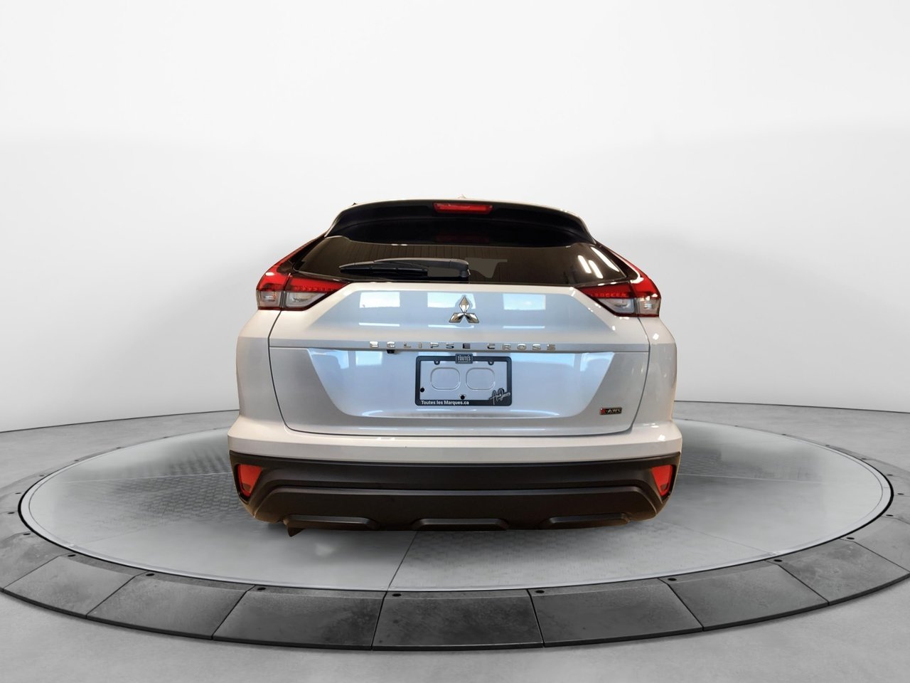 2023 Mitsubishi Eclipse Cross - Image 3