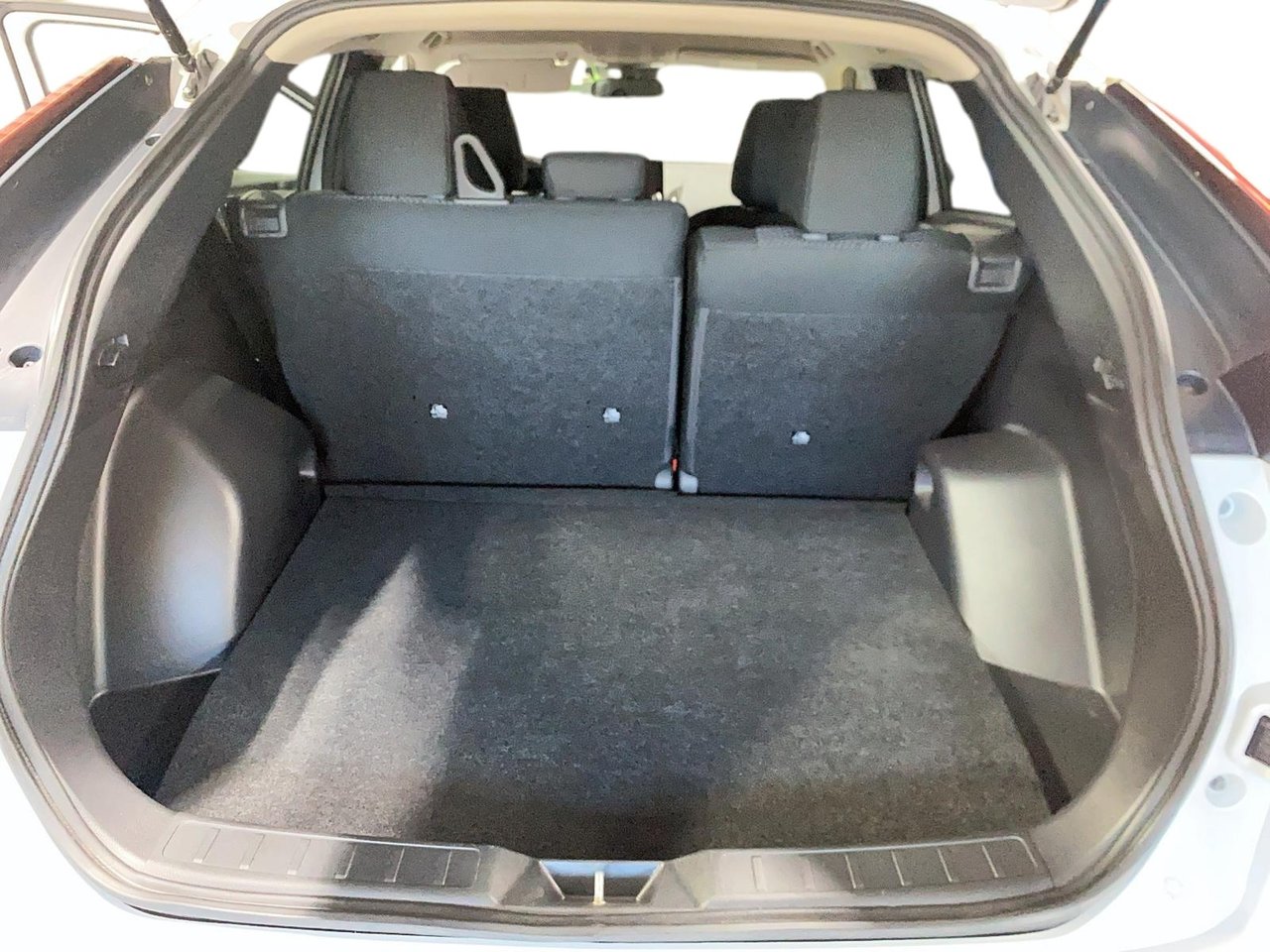 2023 Mitsubishi Eclipse Cross - Image 5