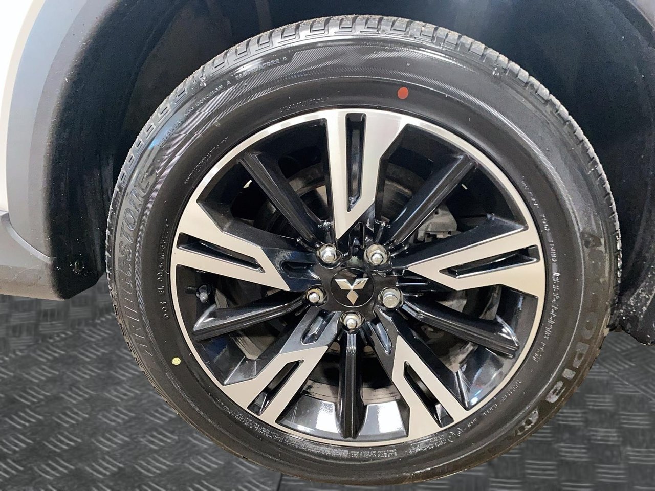 2023 Mitsubishi Eclipse Cross - Image 6