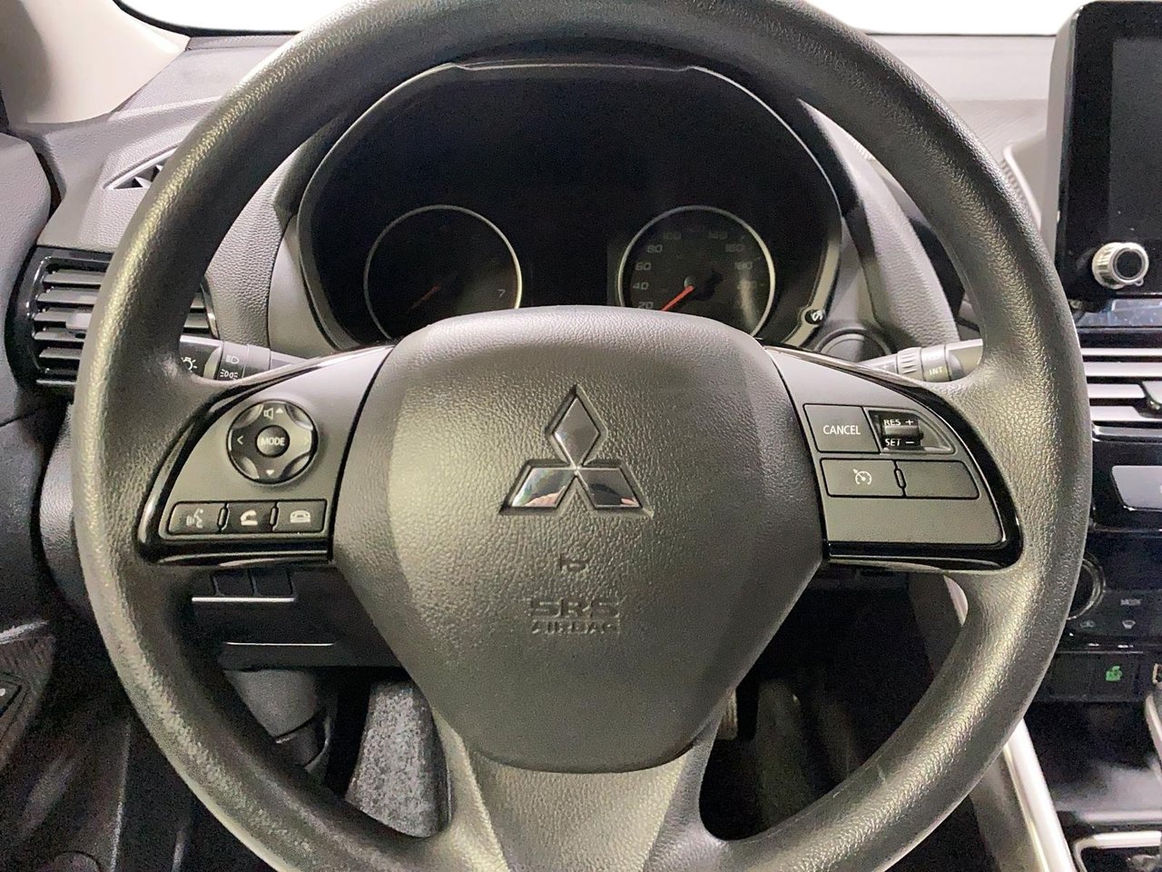 2023 Mitsubishi Eclipse Cross - Image 11