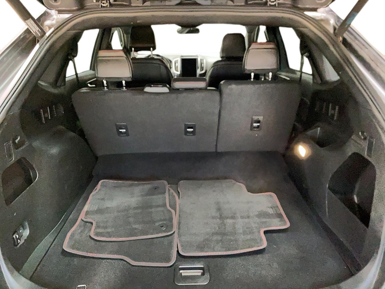 2022 Ford Edge - Image 6