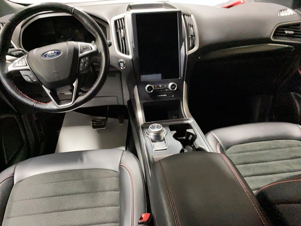 2022 Ford Edge - Image 9