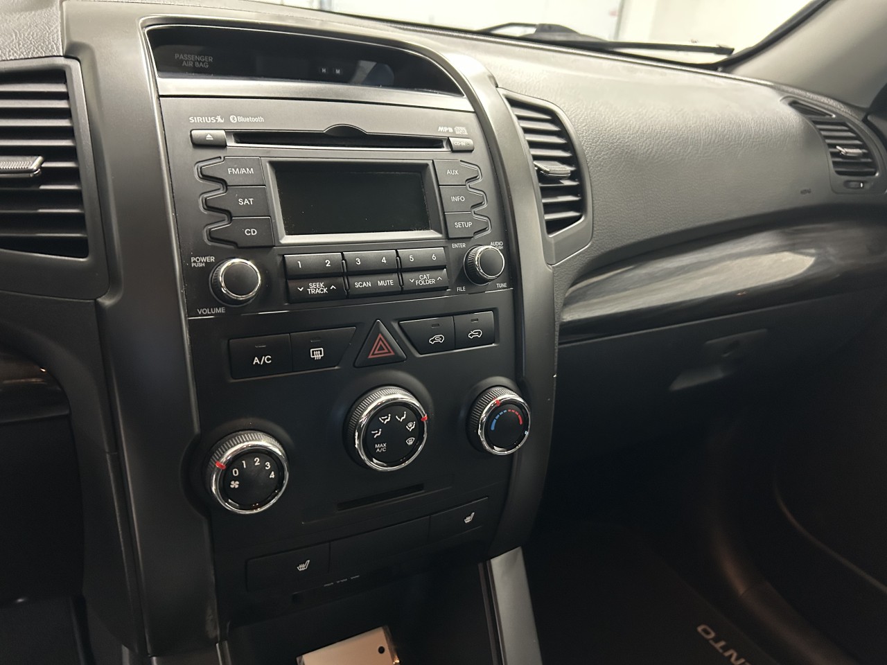 2013 Kia Sorento - Image 12