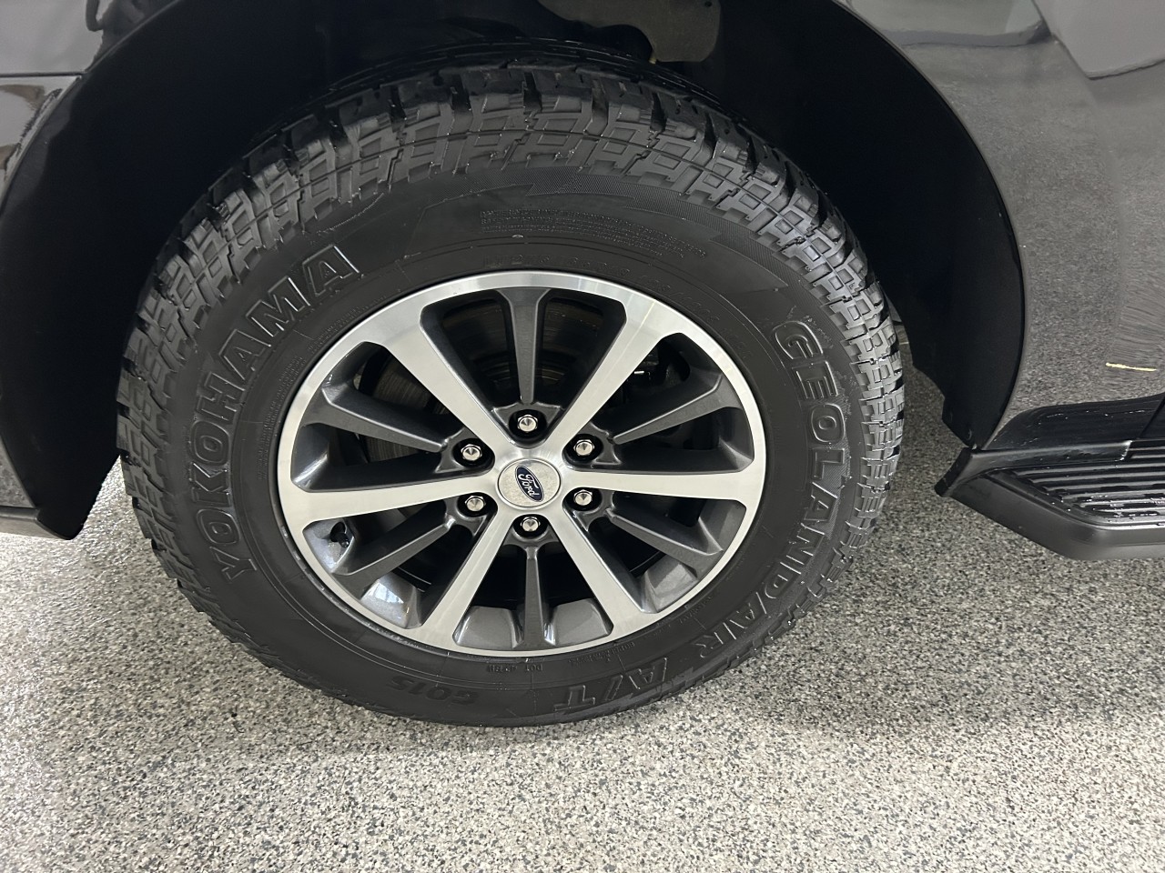 2020 Ford Expedition - Image 2