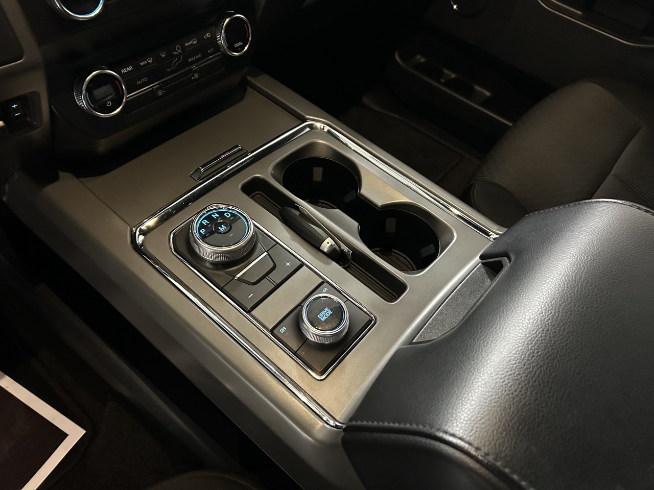 2020 Ford Expedition - Image 13