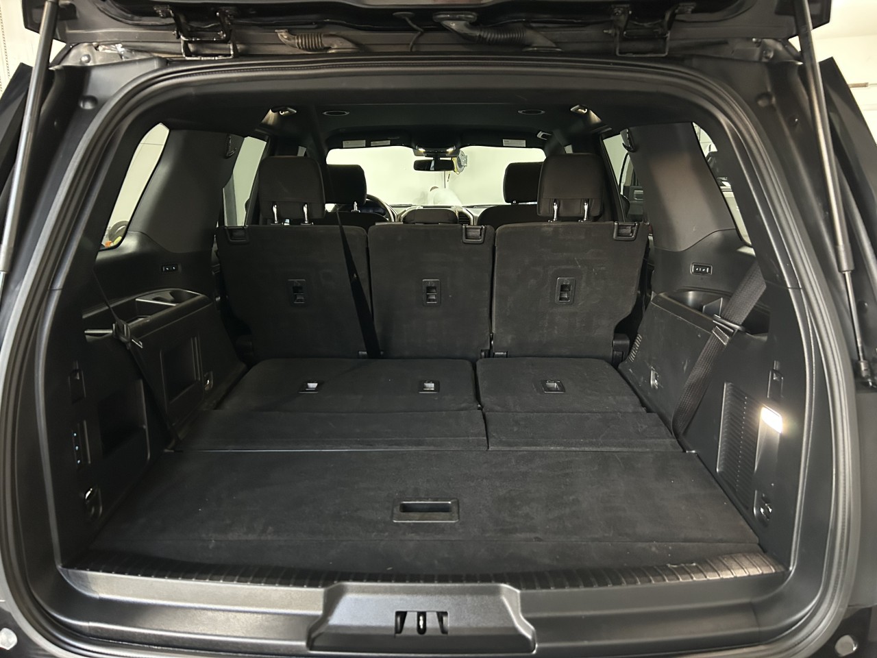 2020 Ford Expedition - Image 14