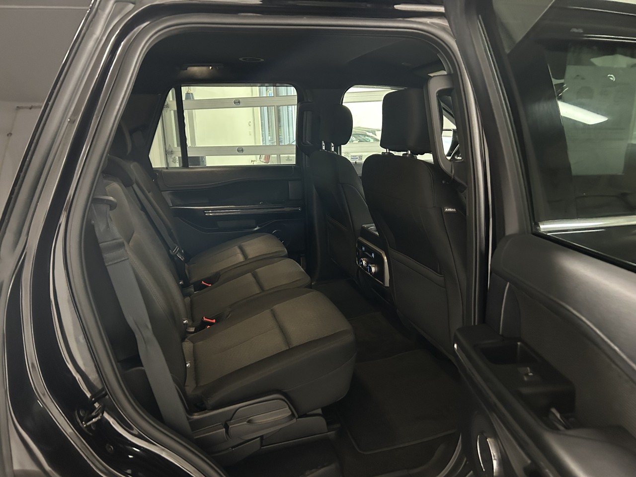 2020 Ford Expedition - Image 15