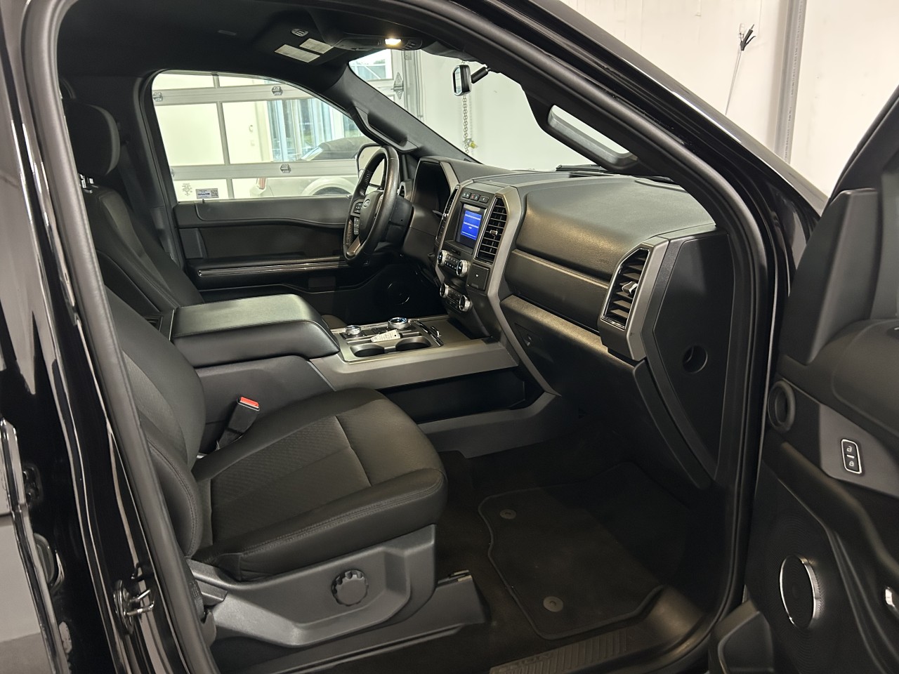 2020 Ford Expedition - Image 17