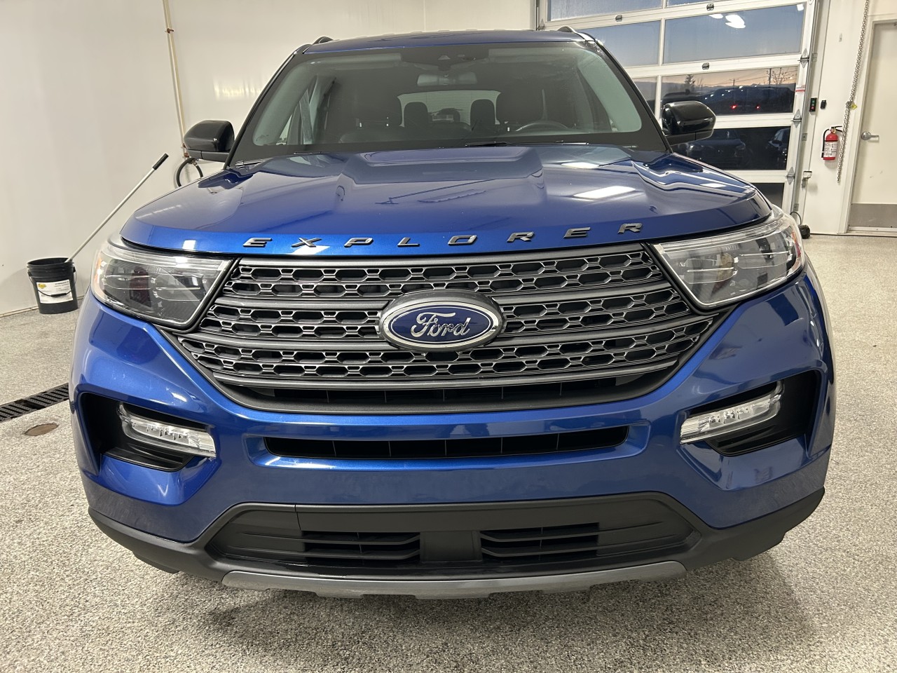 2023 Ford Explorer - Image 9